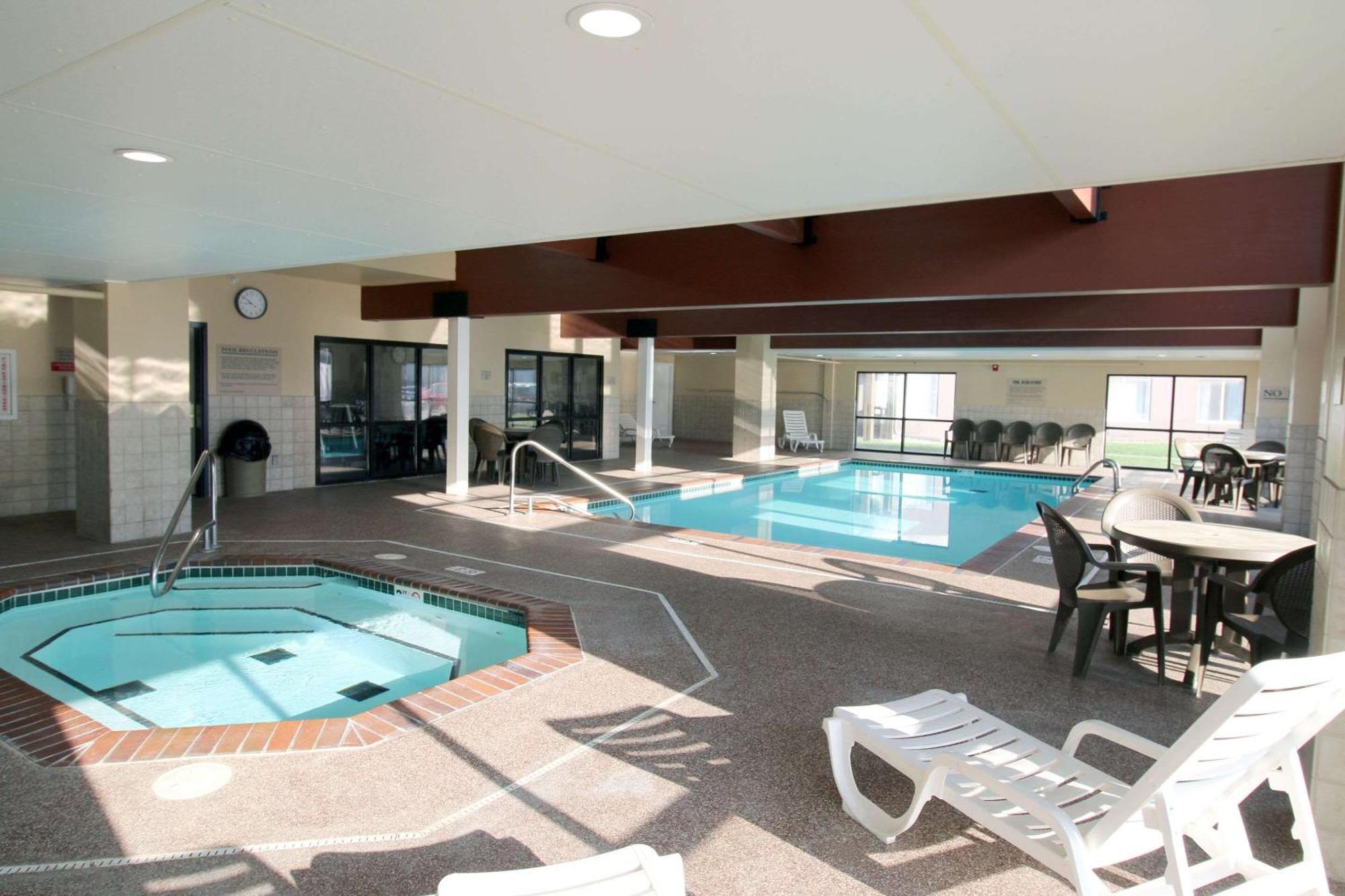 Country Inn & Suites By Radisson, Council Bluffs, Ia Buitenkant foto